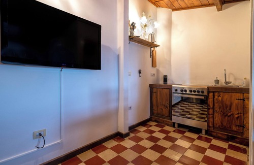 Sennori Apartment | Apartment 'La Contessa' with Mountain View, Wi-Fi and Air Conditioning