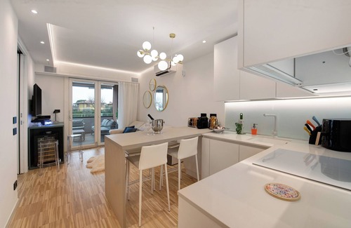 Manerba del Garda Apartment | Apartment 'La Romantica' with Shared Pool, Wi-Fi and Air Conditioning