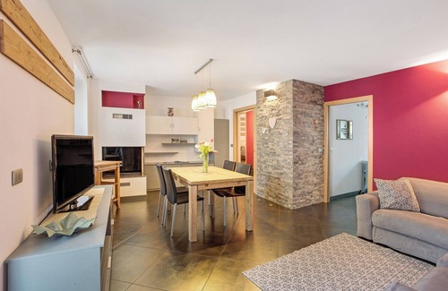 Grosio Apartment | Apartment 'La Maison du Bonheur Grosio' with Balconies & Wi-Fi