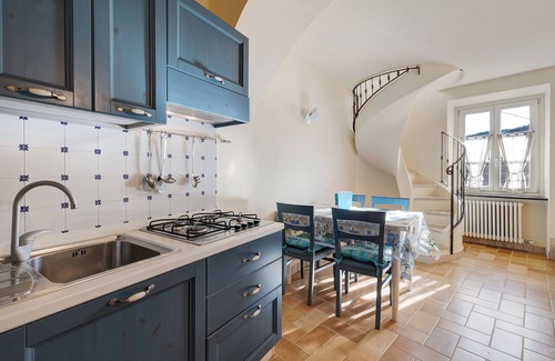 Cardoni Apartment | Apartment "Le Peonie - Celestino" with Mountain View, Garden & Wi-Fi