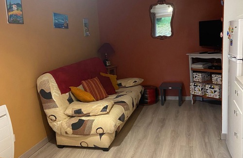 Lapte Apartment | Apartment 'Les Ocres' with Private Terrace and Wi-Fi