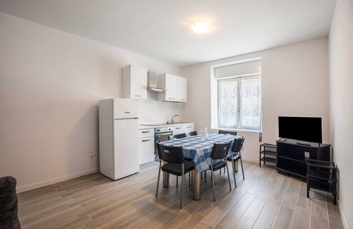 Levico Terme Apartment | Apartment "Levico Al Corso Apartments" with Mountain View