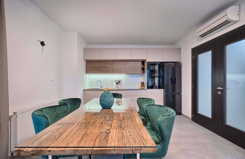 Znjan Apartment | Apartment Liberty Living with Pool III