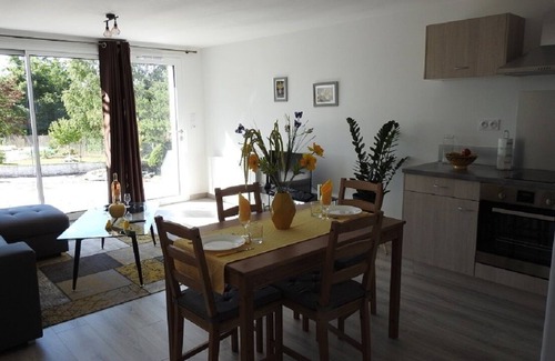 Jonzac Apartment | Apartment located on the 1st floor of a small residence with four