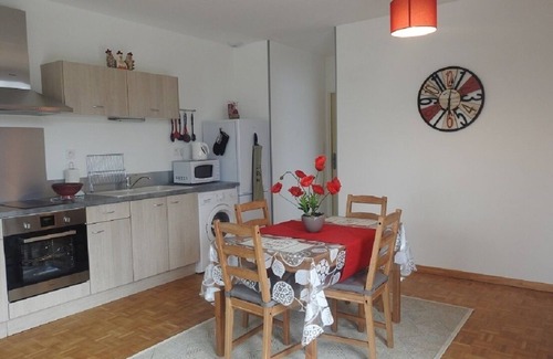 Jonzac Apartment | Apartment located on the 1st floor of a small residence with four