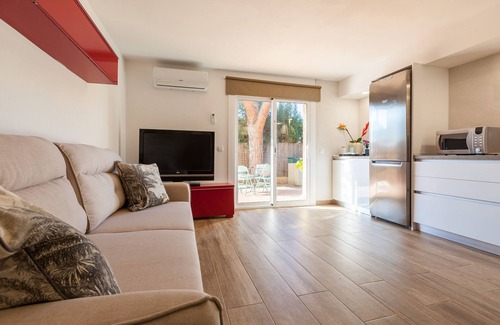 Cabrils Apartment | Apartment 'Loft In Cabrils' with Mountain View, Wi-Fi and Air Conditioning