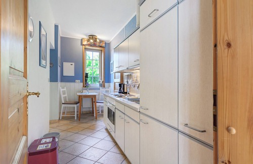 Nordstrand Apartment | Apartment 'Lüttmoor' with Private Terrace, Shared Garden and Wi-Fi