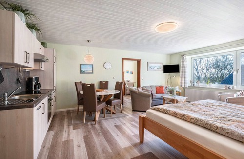 Schulp Apartment | Apartment 'Luv Und Lee' with Private Terrace, Shared Garden and Wi-Fi