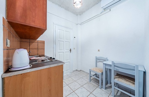 Notos Apartment | Apartment 'Maltas' with Shared Terrace, Wi-Fi and Air Conditioning