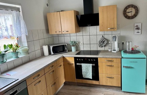 Schwegenheim Apartment | Apartment Marion's Schmuckkästchen - apartment/apartment, shower and bathtub,