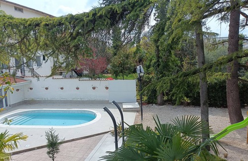 Venticano Apartment | Apartment 'Melograno' with Shared Pool, Wi-Fi and Air Conditioning