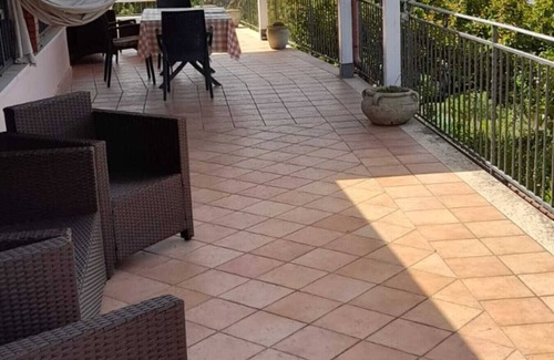Pisciotta Apartment | Apartment 'Monolocale Mimosa' with Sea View, Wi-Fi and Air Conditioning