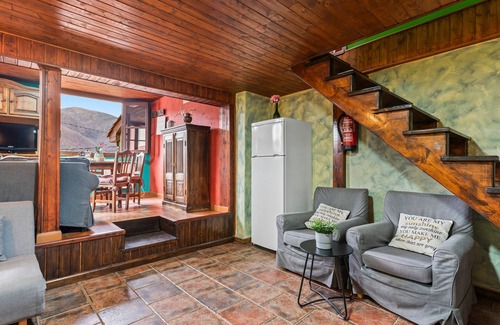 Fresnedo Apartment | Apartment 'Montegrande Rodeado De Montañas' with Shared Terrace and Wi-Fi
