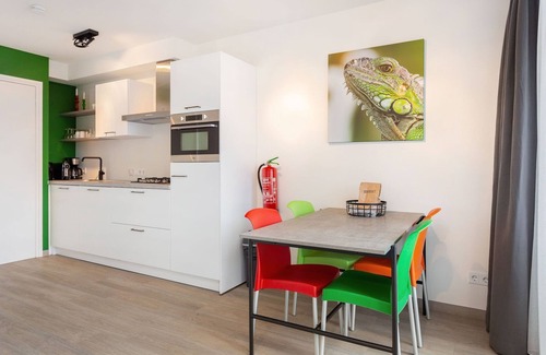 Offingawier Apartment | Apartment near Sneekermeer with Marina Access