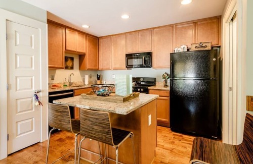 Fourth Ward Apartment | Apartment near Uptown Charlotte, North Carolina