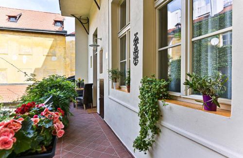 Mala Strana Apartment | Apartment Nebovidy I - Historic centre - Terrace - Air Conditioning