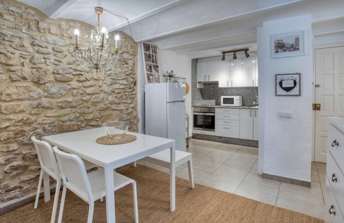 Barri Vell Apartment | Apartment “Old Side Girona two” with Fast Wi-Fi & A/C