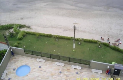 Centro Apartment | Apartment on the beach, walk in the sand in Itanhaem, with pool and sea view