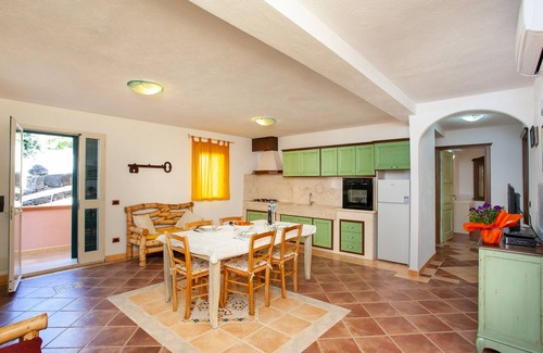 Sas Linnas Siccas Apartment | Apartment "Paguro" with sea view, garden and Wi-Fi