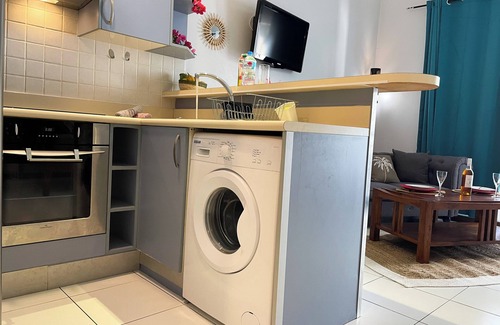 Faaa Apartment | Apartment Papeete-Airport, Parking, wifi, AC,Pool