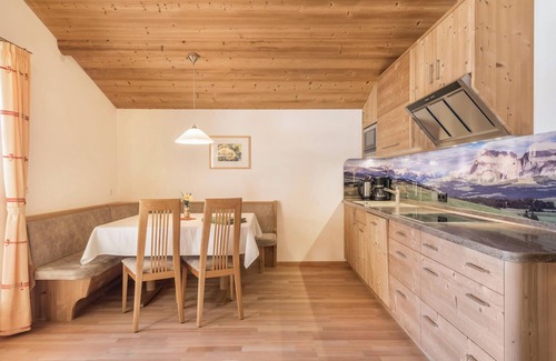 Albions Apartment | Apartment “Paradies” near Seiser Alm with Mountain View, Sauna, Wi-Fi & Balcony