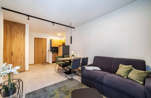 Lagundo Apartment | Apartment 'Pauli 4' with Mountain View, Shared Garden and Wi-Fi