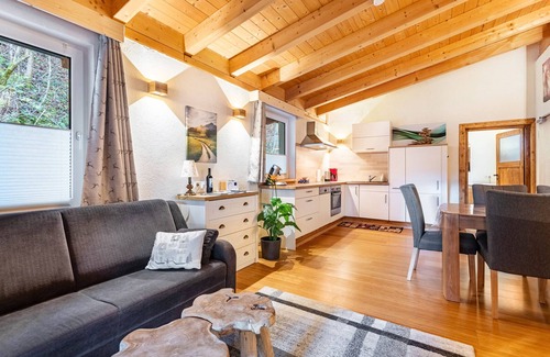 Koessen Apartment | Apartment 'Petra Top 3' with Mountain View, Shared Garden and Wi-Fi