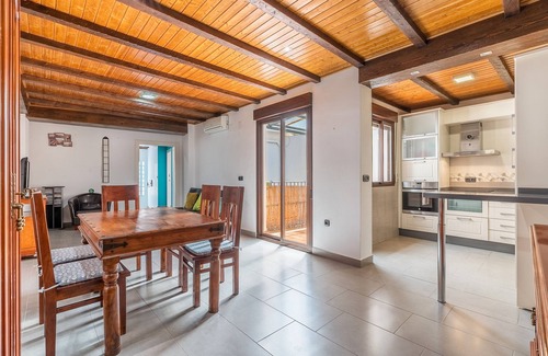 Illora Apartment | Apartment 'Planta Alta' with Private Terrace and Air Conditioning
