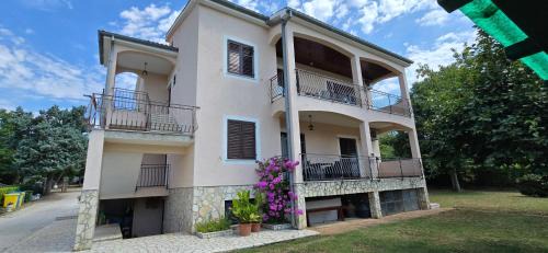 Buici Apartment | Apartment Poesia