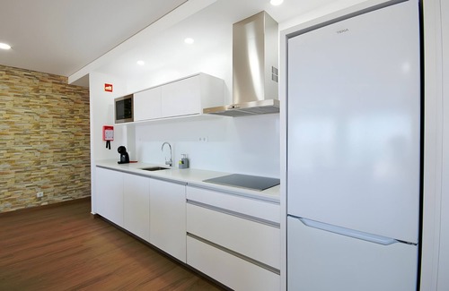 Macedo de Cavaleiros Apartment | Apartment 'Monte Bela Vista - 1' with Lake View, Wi-Fi and Air Conditioning