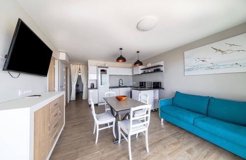 La Tranche-sur-Mer Apartment | Apartment 'Résidence Le Rêve' with Shared Pool, Wi-Fi and Air Conditioning