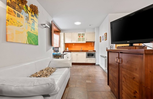 Vegadeo Apartment | Apartment 'R De Alborada Del Eo' with Mountain View, Private Terrace and Wi-Fi