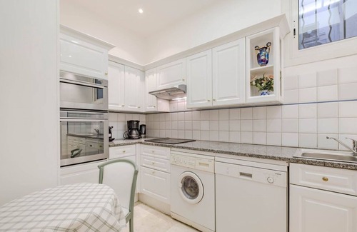 Gallus Apartment | Apartment 'Relax In Style In Centrally Located' with Balcony, Wi-Fi and Air Conditioning