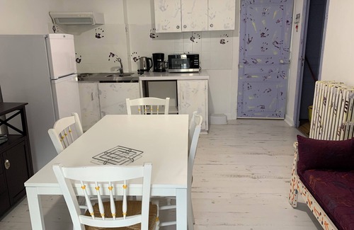 La Bourboule Apartment | Apartment renovated by painter at the heart of the Parc des Volcans
