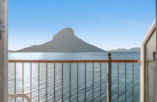 Massouri Apartment | Apartment 'Sapfo Double Or Twin Sea View' with Shared Garden, Wi-Fi and Air Conditioning