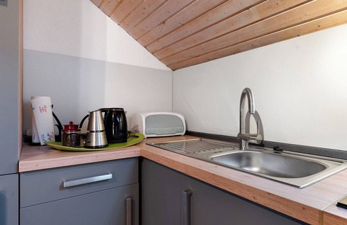 Gemmrigheim Apartment | Apartment 'Schöne Aussicht' with Private Terrace and Wi-Fi