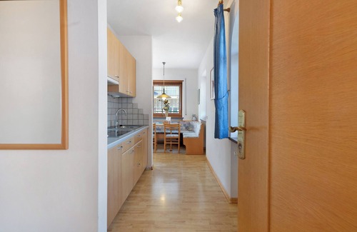 Sankt Josef Am See Apartment | Apartment 'Seaberhof 7' with Lake View, Shared Pool and Wi-Fi