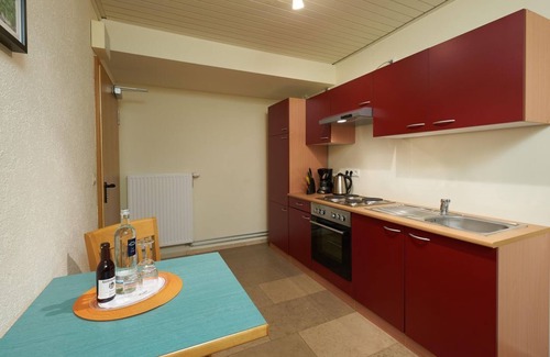 Kirchberg House | Apartment, shower, toilet, living room/bedroom - Landhotel Karrenberg