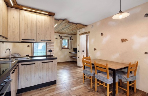 Trepalle Apartment | Apartment 'Sole Tra Le Cime - Trepalle' with Mountain View, Private Garden and Wi-Fi