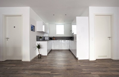 Breitnau Apartment | Apartment 'Sonnentau' with Mountain View, Balcony and Wi-Fi