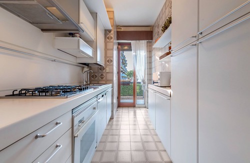 Barbarano Apartment | Apartment 'Spiaggia D'oro Lake View' with Lake View And Wi-Fi