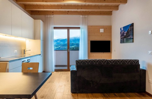 Santo Stefano Apartment | Apartment "Stefansdorf Wohnung 8" with Mountain View, Wi-Fi, Garden, Balcony & BBQ