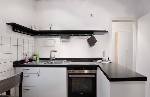 Goeppingen Apartment | Apartment 'Studio Suite 2' with Shared Garden and Wi-Fi