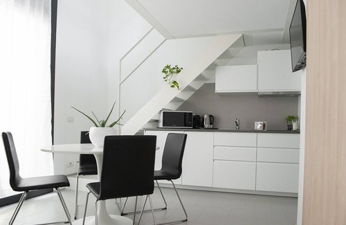 Guastalla Apartment | Apartment-Superior-con Soppalco e Giardino-Garden view-Ensuite with Shower