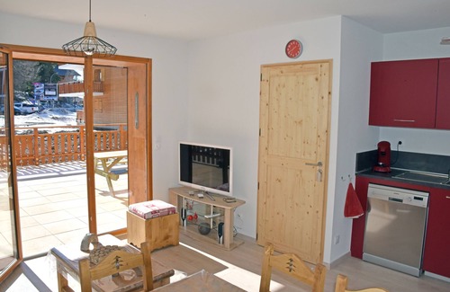 La Joue du Loup Apartment | Apartment Terrace - Ski slopes 3 minutes walk away - 3 rooms for 6 people 40 m2