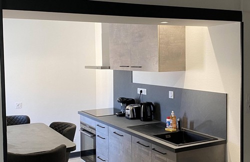 Contrexeville Apartment | Apartment-Tom-Premium-Wet room-City view