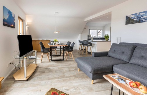 Allensbach Apartment | Apartment 'Über Der Alten Gärtnerei' with Lake View, Balcony and Wi-Fi