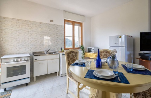 La Pietraia Apartment | Apartment "Villa Giorgy" Close to the Sea with Private Terrace & Balcony