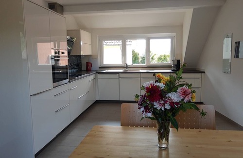 Hach Apartment | Apartment 'Weinbergblick' with Balcony and Wi-Fi