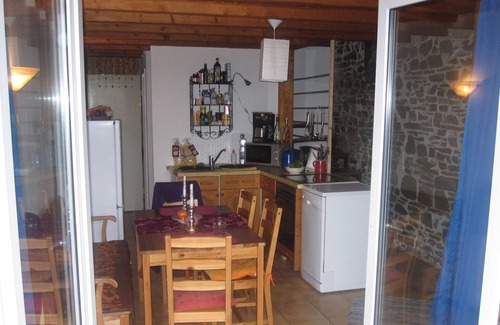 Reetz Apartment | Apartment with flair, quiet location, large garden directly at forest/meadow, large swimming lake at 2km,